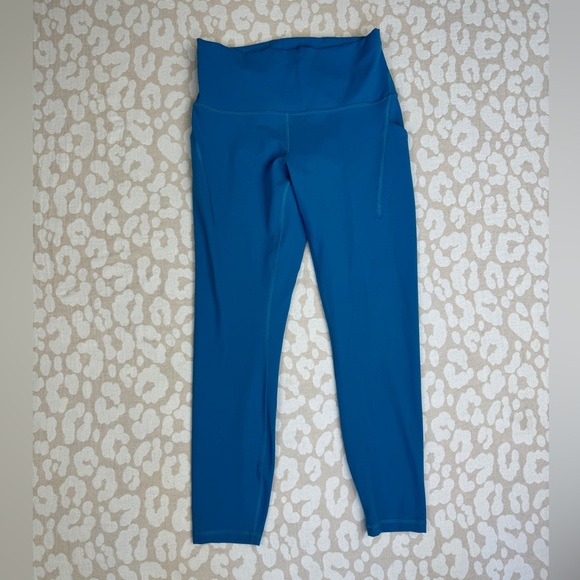 *SOLD ON MY INSTAGRAM* Lululemon Wunder Under High Rise Tight w/ Pockets - Picture 3 of 6